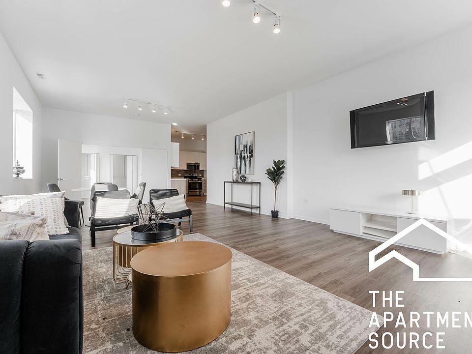 1st image of 2552 S Wabash Ave #206