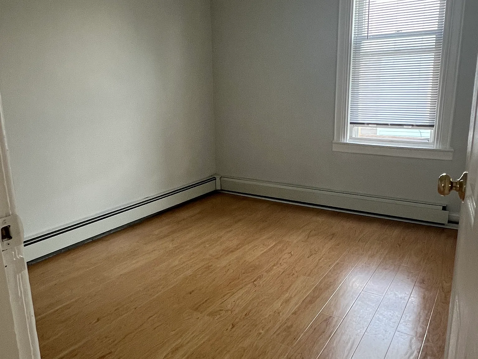 4 bed, 1300 sqft, $2,550 — Photo 3