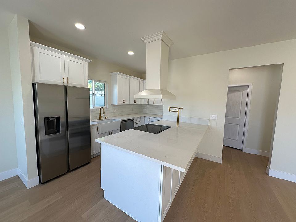 1st image of 1405 J Ave #1409