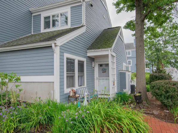 93 Cosey Beach Avenue APT 1, East Haven, CT 06512