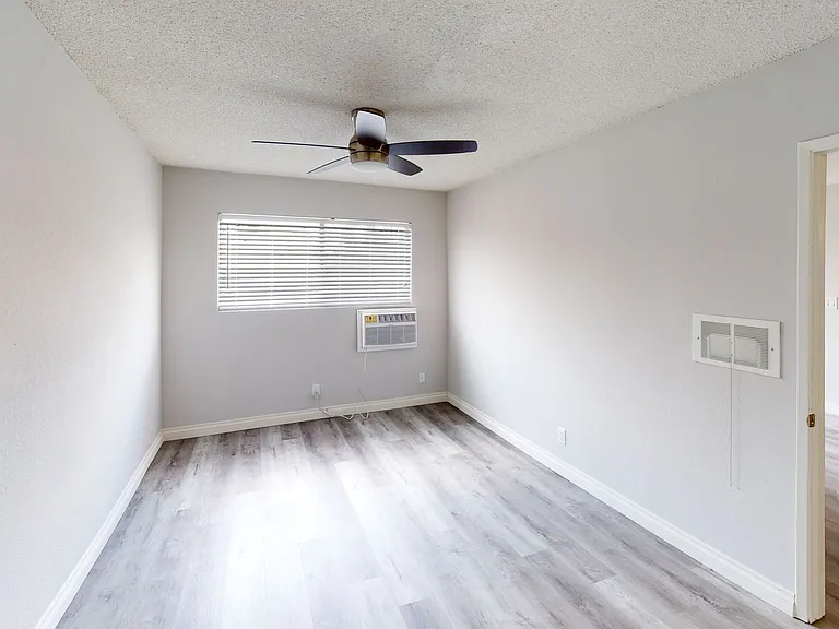 Berryman Apartments — Photo 10