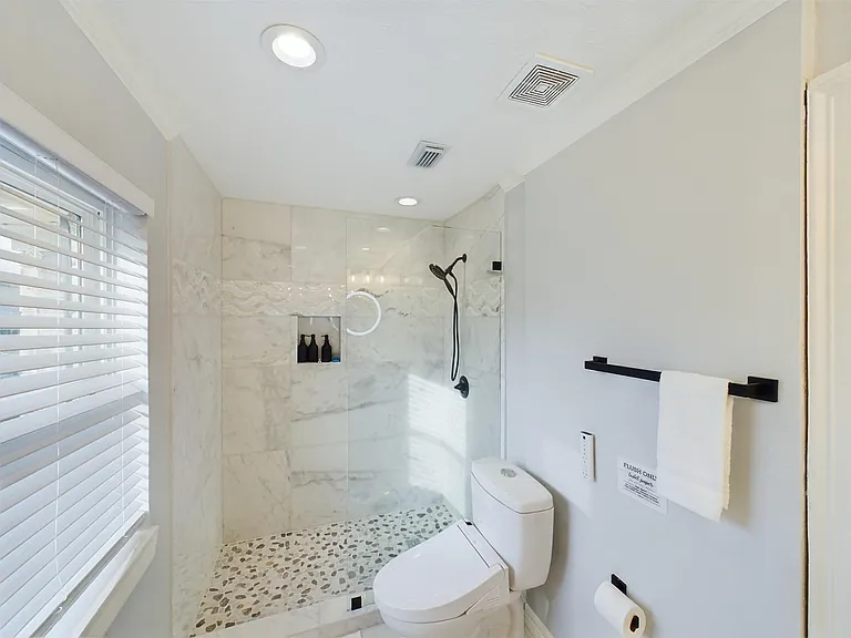 7702 Antoine Dr — Photo 28