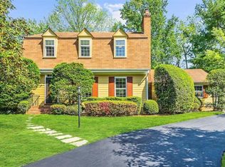 8603 Pilgrim Ct, Alexandria, VA 22308