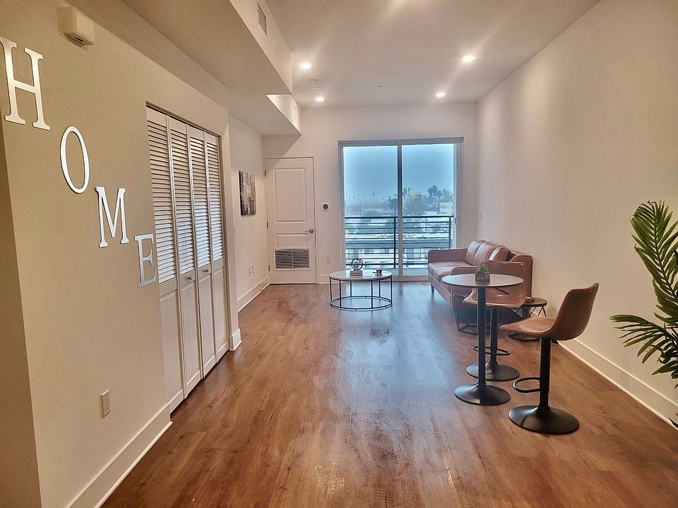 1st image of 4055 Oakwood Ave #505