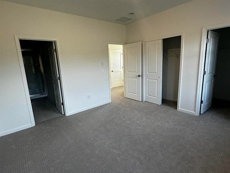 545 Brandon Lakes Dr — Photo 22