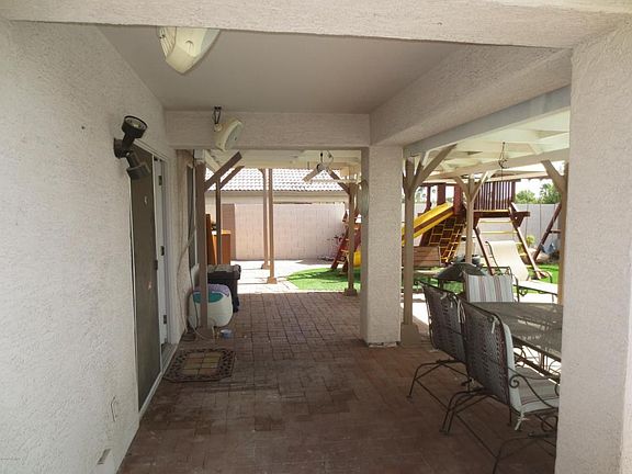 5th image of 1527 E Charleston Ave