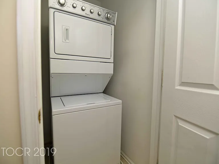 1094 Coventry Way — Photo 8