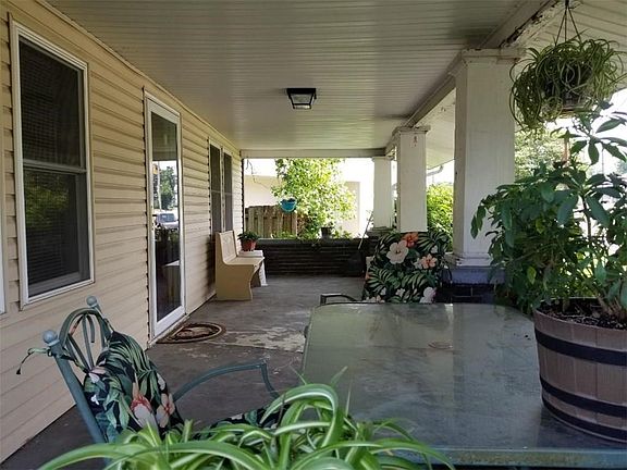 3rd image of 1714 Grand Ave