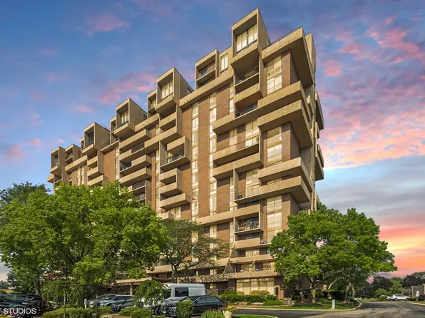 465 W Dominion Dr Unit 709, Wood Dale, IL 60191