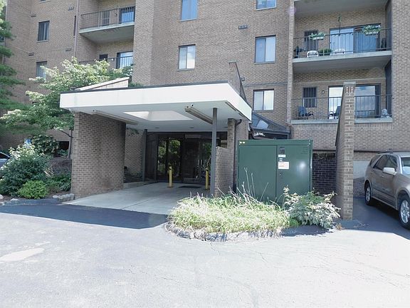 3rd image of 3004 Glenmore Ave Unit 314