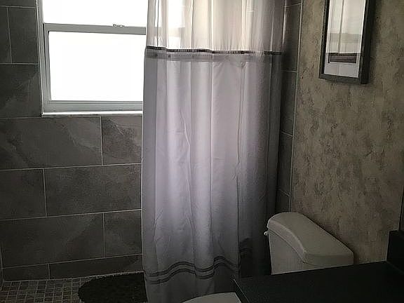 5th image of 444 Glen Haven Dr