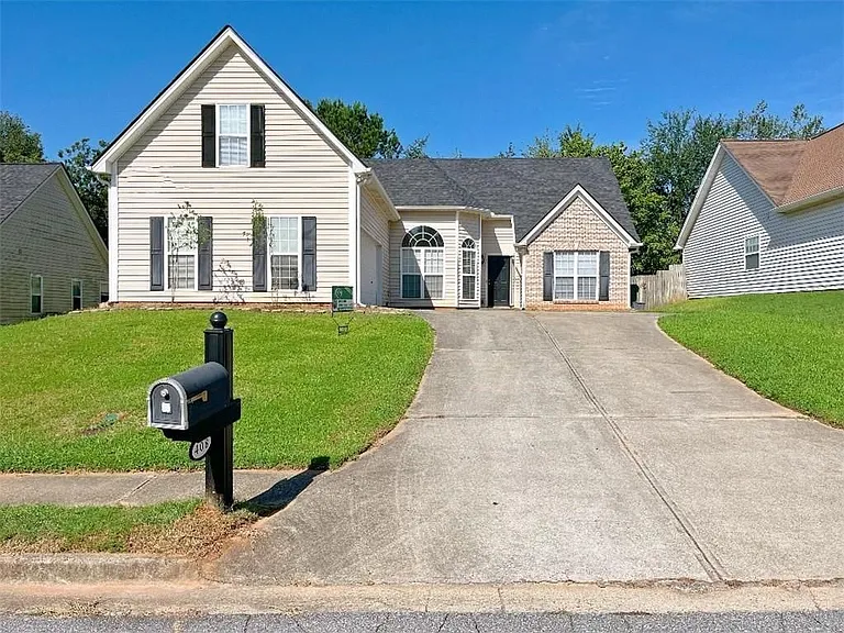 408 Lee Miller Dr — Photo 1