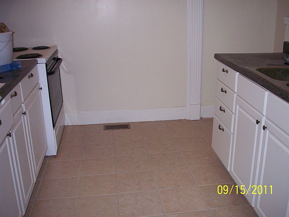 Kitchen w/Ceramic Floor