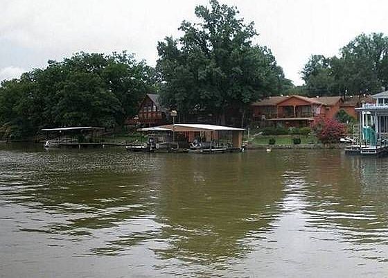 1st image of 17 Old Cabin Ln