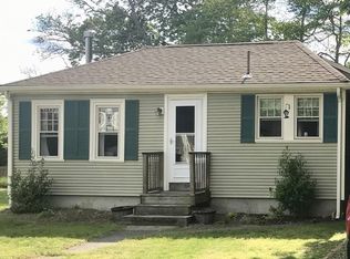 76 Forest St, Middleboro, MA 02346