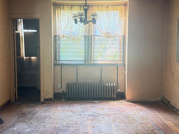 3rd image of 5093 Garland St