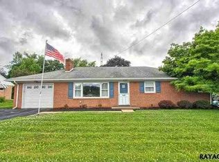 1862 Powder Mill Rd, York, PA 17402