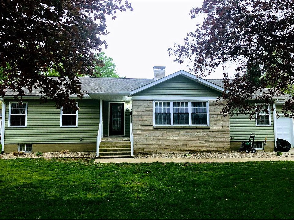 111 E Barker St, Tuscola, IL 61953 Zillow