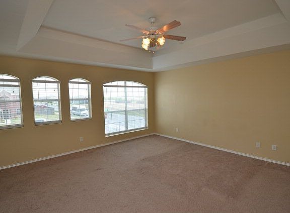 4th image of 7546 Laurel Ave