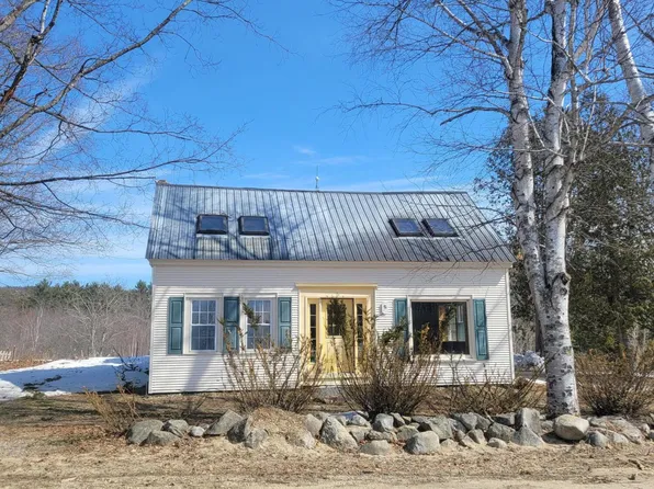 482 Ridge Road, Peru, ME 04290