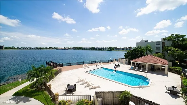 109 Lake Emerald Dr #108 — Photo 25