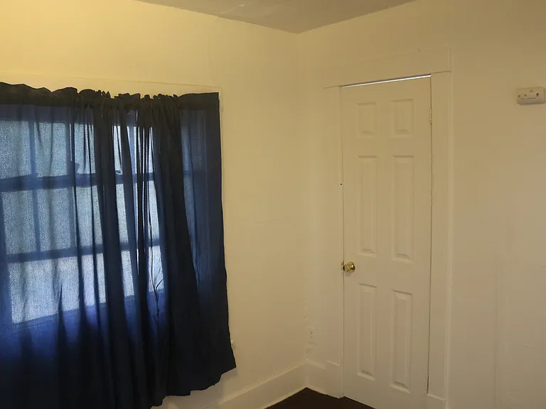 716 E 4th Ave #10 — Photo 13