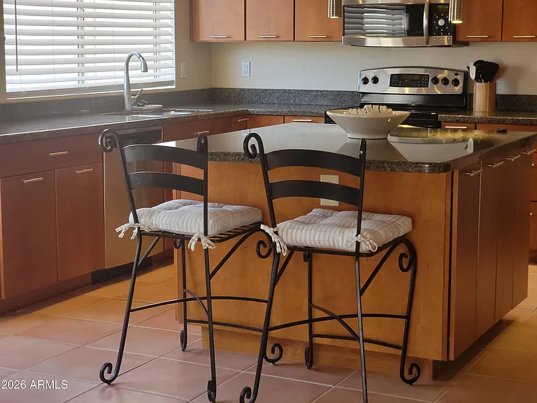 5118 E Gelding Dr — Photo 10