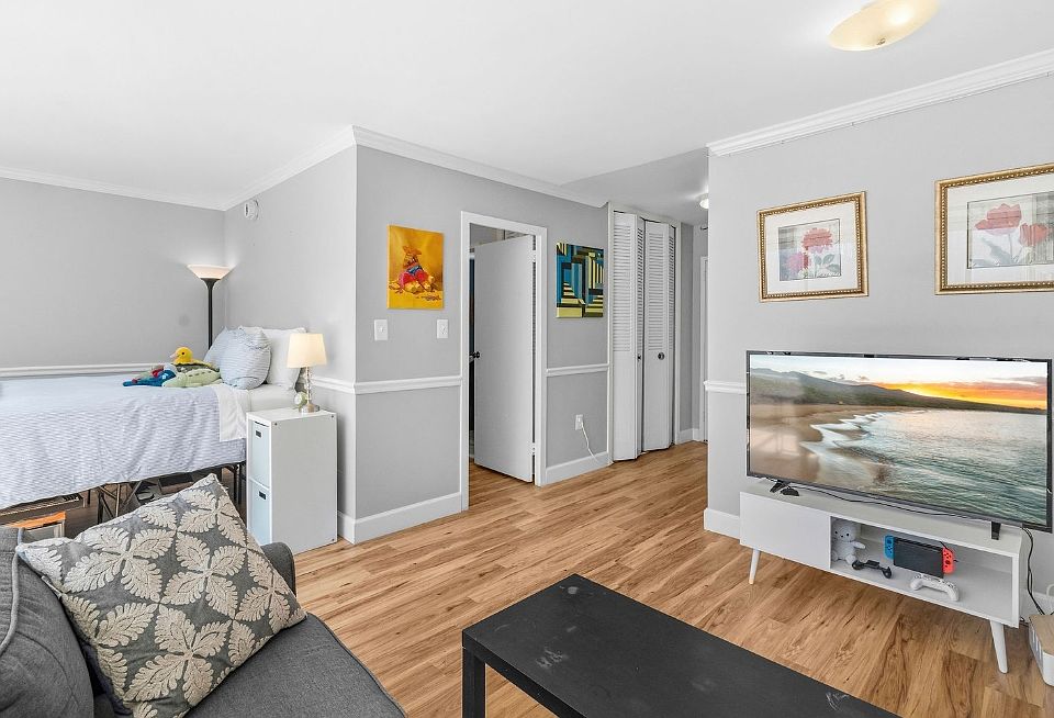 1st image of 522 21st St NW APT 507