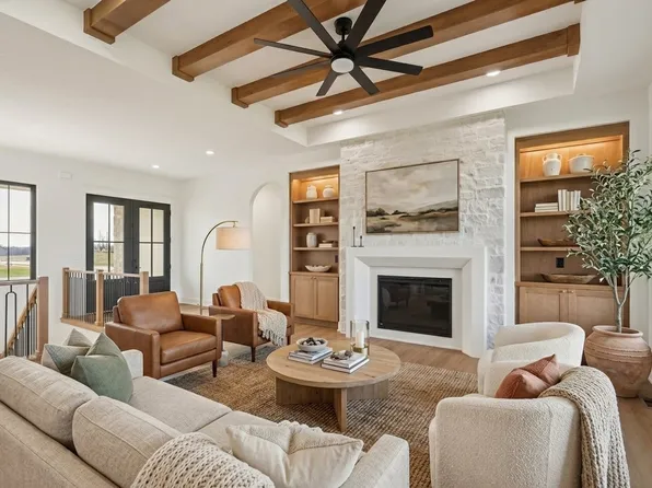 18297 Alderleaf Dr, Clive, IA 50325