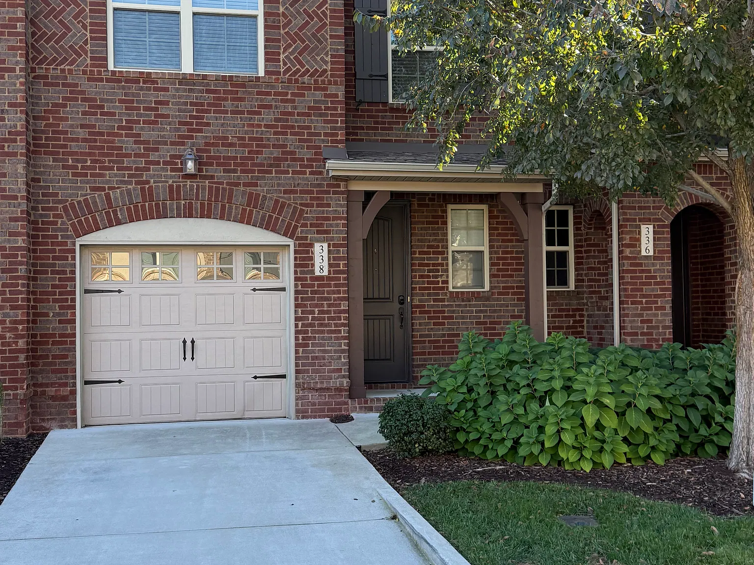 3 bed, 1692 sqft, $2,200 — Photo 1