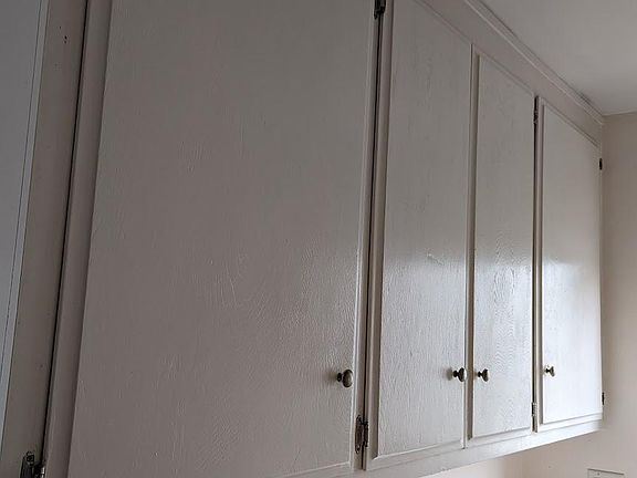 5th image of 3756 Clarington Ave APT 8
