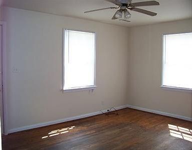 2nd image of 1117 McCausland St