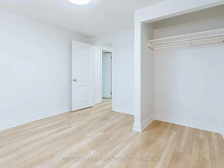 47 Sherwood Forest Dr #MAIN — Photo 17