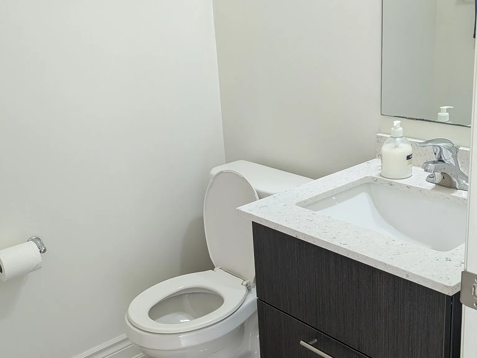 4 bed, $3,200 — Photo 4