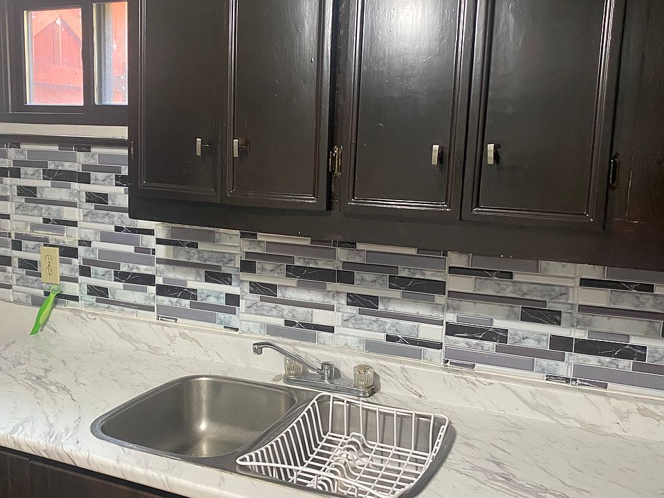 1st image of 16 Galewood Dr