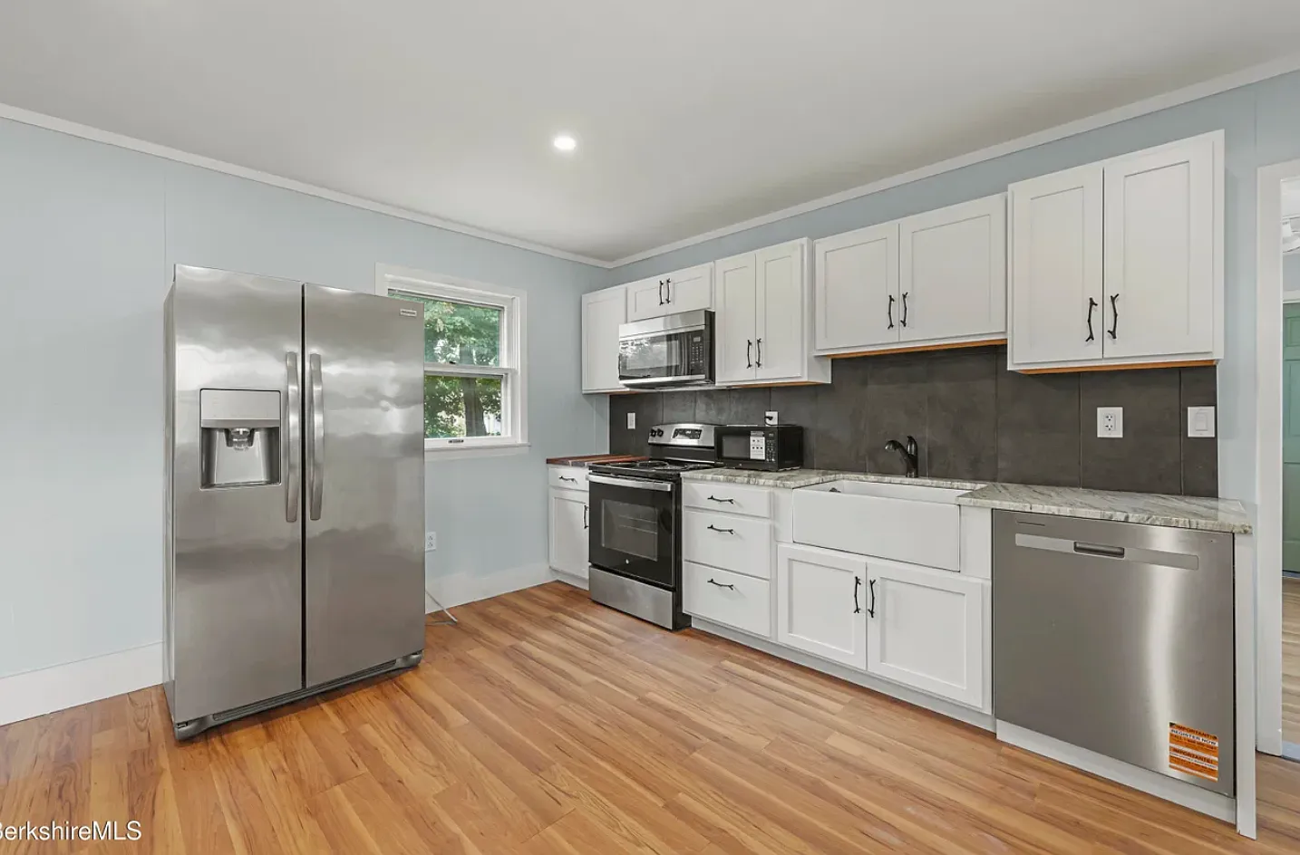 1 bed, 800 sqft, $1,950 — Photo 4