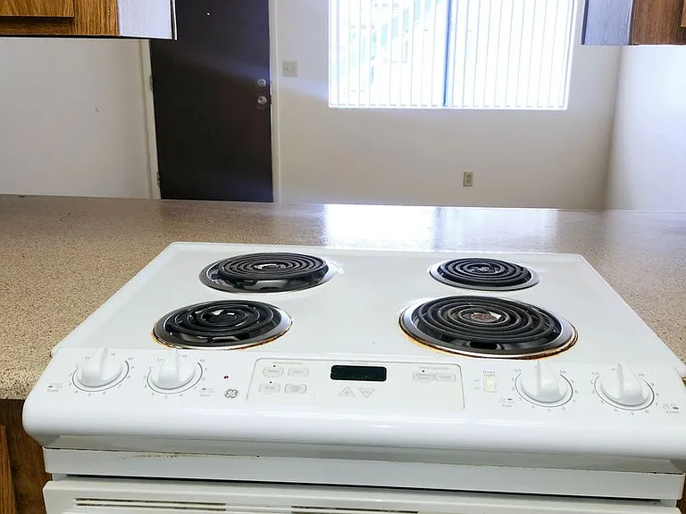 Eastgate Apartments — Photo 12