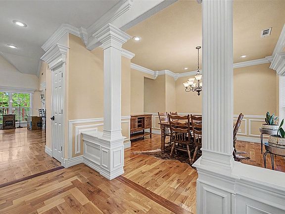 3rd image of 302 Spring Creek Rd