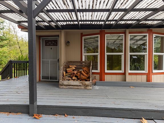 5th image of 563 Moonshine Park Rd