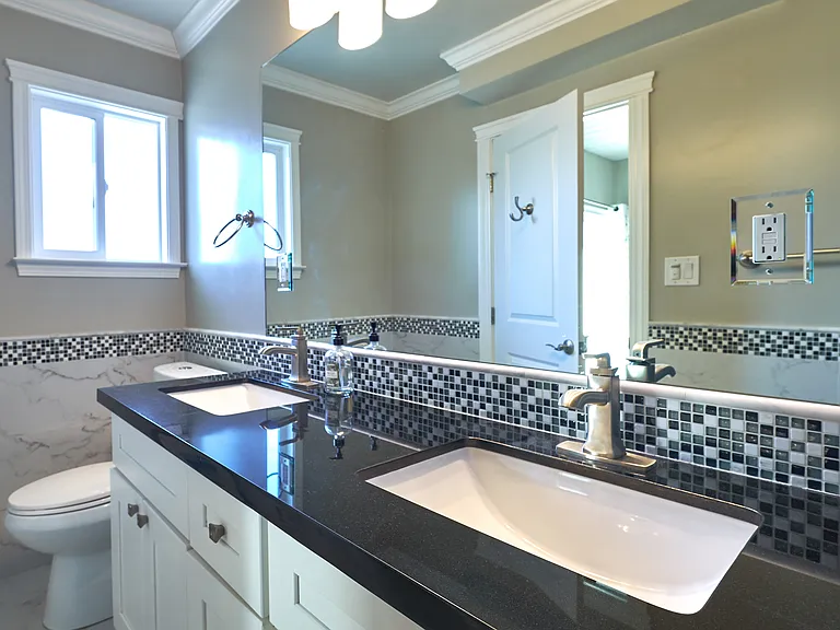Aqua Terra 3 Bed, 2 Bath Bathroom Aqua Terra 3 Bed, 2 Bath Bathroom