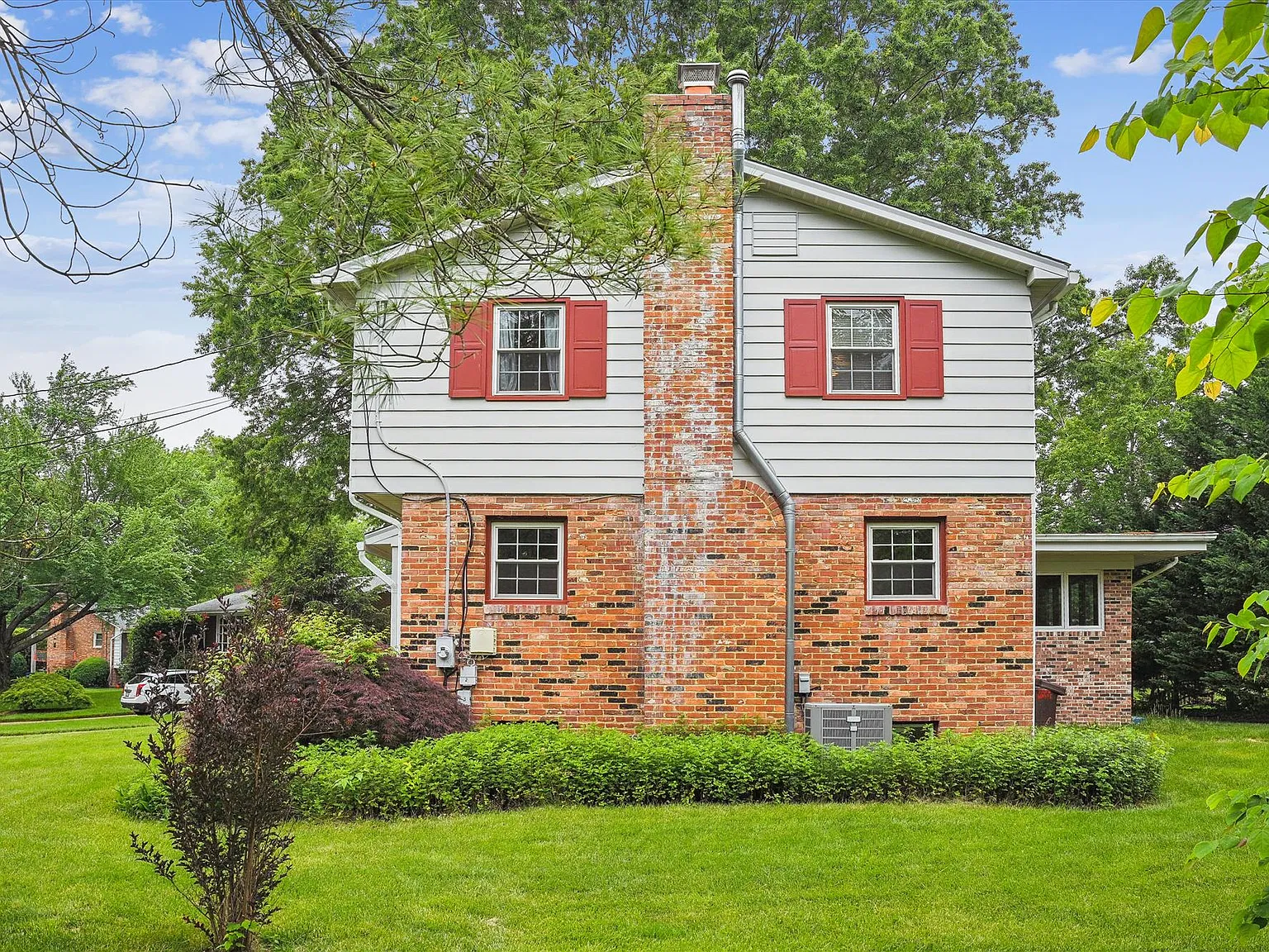4 bed, 2.5 bath, 1989 sqft, $4,300 — Photo 3