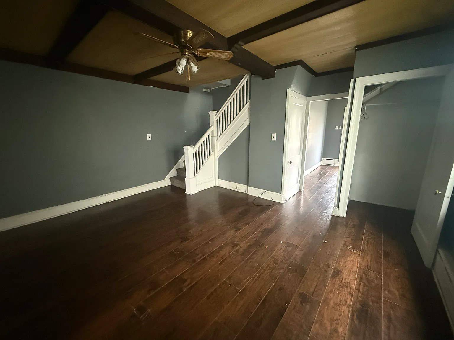 4 bed, $1,500 — Photo 2