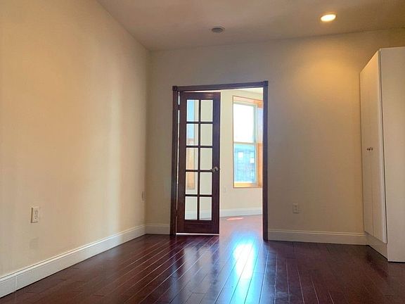 3rd image of 26 7th Ave S APT 4B