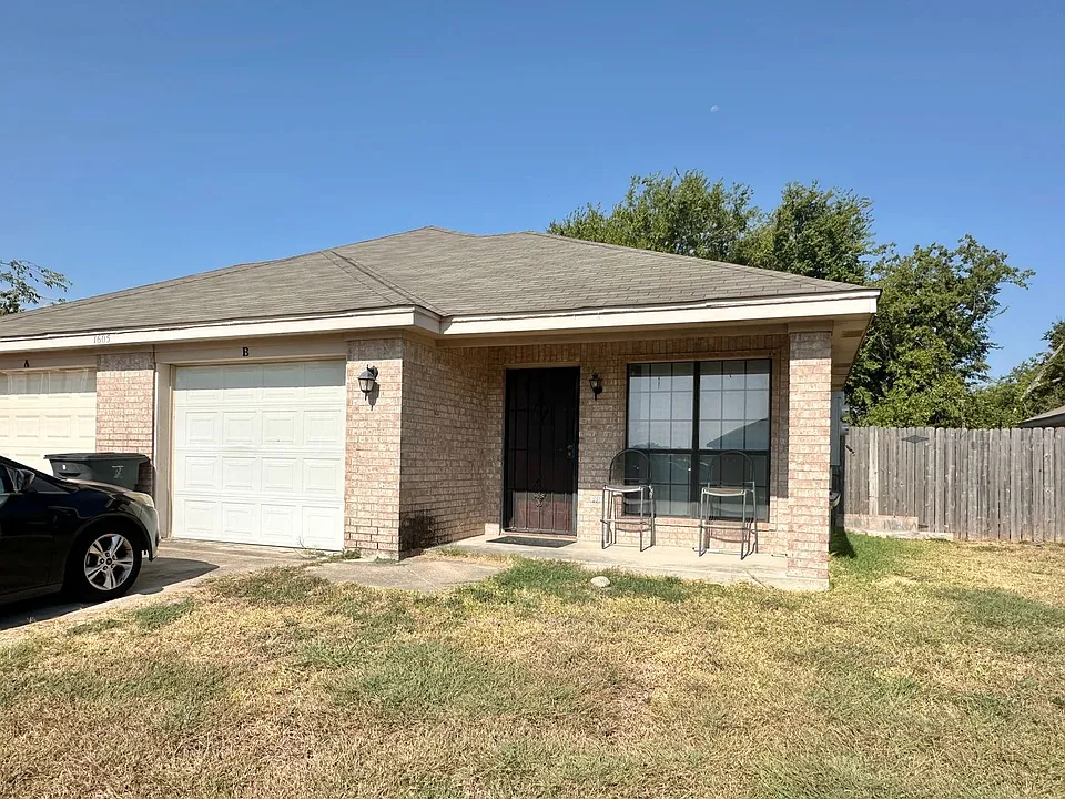 1605 Nicholas Cir