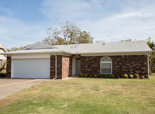 9429 E 49th St, Tulsa, OK 74145