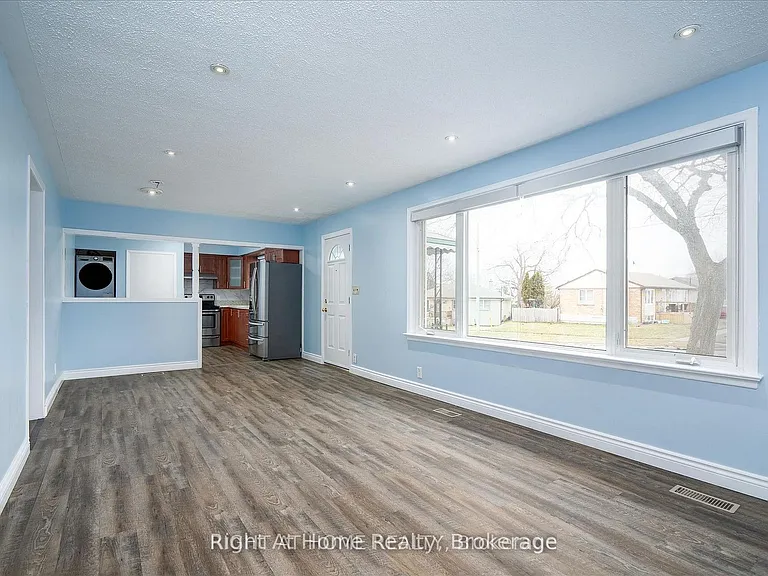 322 Jasper Ave — Photo 5