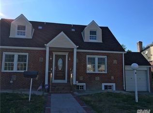 11 Law St, Valley Stream, NY 11580