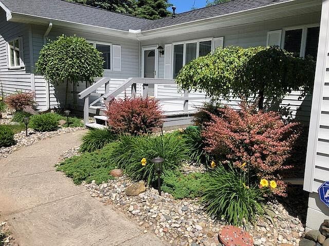 1st image of 5746 N Ridge Rd