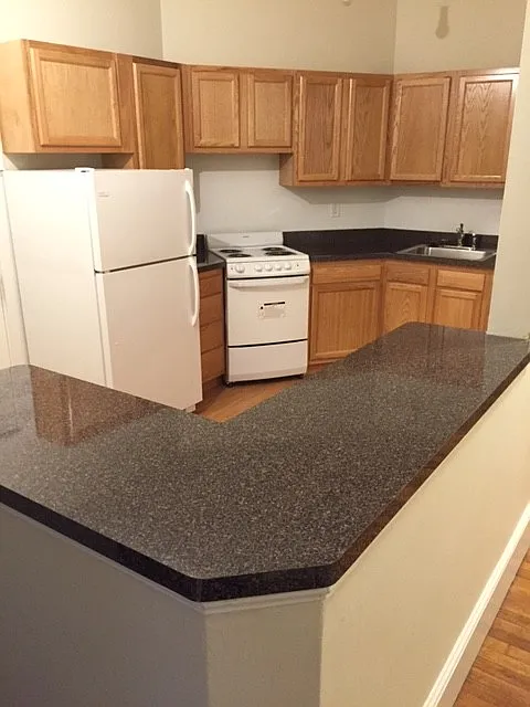 3 bed, $1,000 — Photo 2