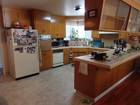 4th image of 7740 Santa Theresa Dr